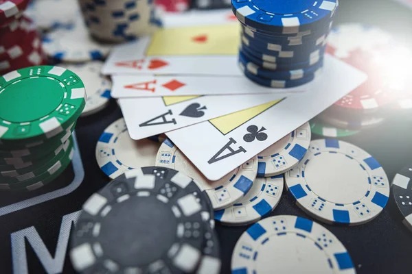 hino toto app interface showing live dealer tables and football markets on mobile